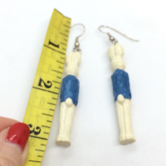 !!SOLD!! WOOD CARVED EASTER RABBIT BUNNY EARRINGS MAN - Picture 6 of 8